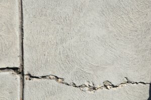 cracked wall due to foundation issues