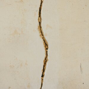 foundation cracks to wall